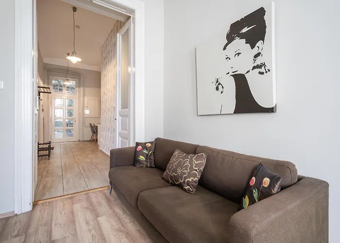 Bpr Castle Hill Apartment With Garden
